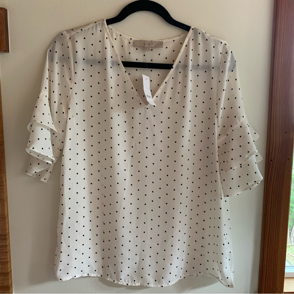 ⭐️ 3 items for $20 ⭐️ NWT LOFT Cream and Black Polka Dot Blouse XS